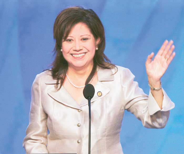 Hilda Solís fue electa para formar parte del Congreso de Estados Unidos en el 2000.