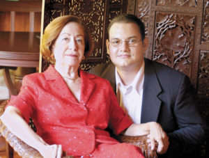 Doña Graciela Zelaya, nieta del general Zelaya, y su sobrino José Santos Zelaya Mendieta
