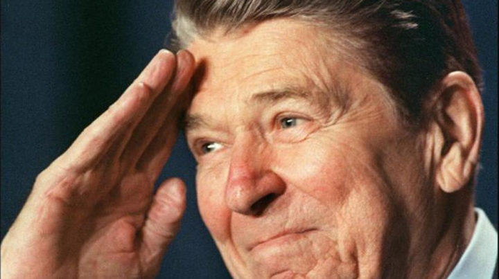 El contra Ronald Reagan