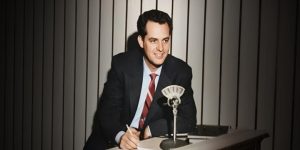 René el Chelito Cárdenas cuando comenzó a narrar juegos de las grandes ligas en español. FOTO/ CORTESÍA
