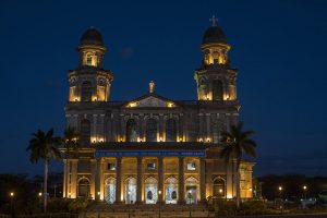 Así luce actualmente la catedral construida por Dambach, que ha sobrevivido a dos potentes terremotos y los enjambres sísmicos de 2014. Hoy es una referencia turística en el antiguo casco urbano. LA PRENSA / ÓSCAR NAVARRETE