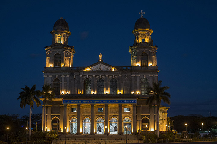 Así luce actualmente la catedral construida por Dambach, que ha sobrevivido a dos potentes terremotos y los enjambres sísmicos de 2014. Hoy es una referencia turística en el antiguo casco urbano. LA PRENSA / ÓSCAR NAVARRETE