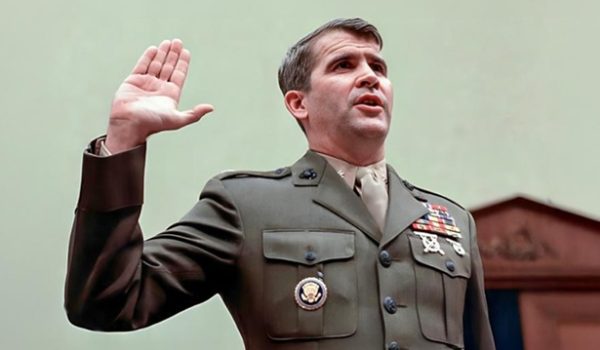 Oliver North, el hombre que mantuvo viva a la Contra