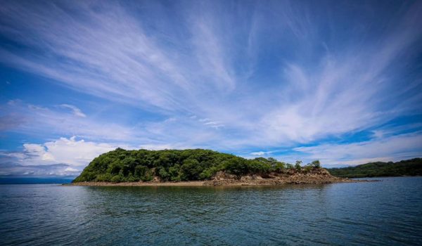 La isla maldita donde Costa Rica enterró a sus monstruos